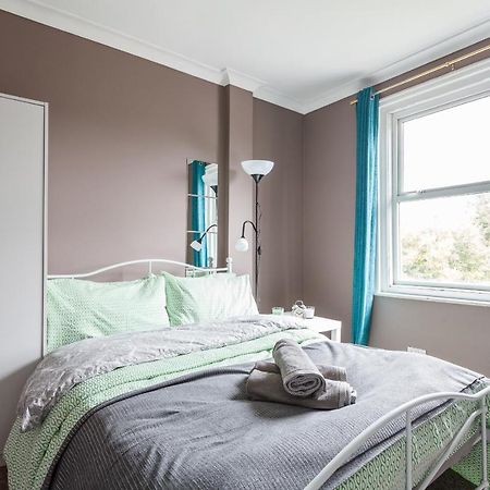 Shirley House 1, Guest House, Self Catering, Self Check In With Smart Locks, Use Of Fully Equipped Kitchen, Walking Distance To Southampton Central, Excellent Transport Links, Ideal For Longer Stays エクステリア 写真