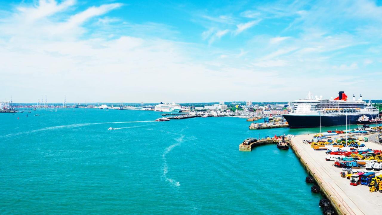 Shirley House 1, Guest House, Self Catering, Self Check In With Smart Locks, Use Of Fully Equipped Kitchen, Walking Distance To Southampton Central, Excellent Transport Links, Ideal For Longer Stays エクステリア 写真
