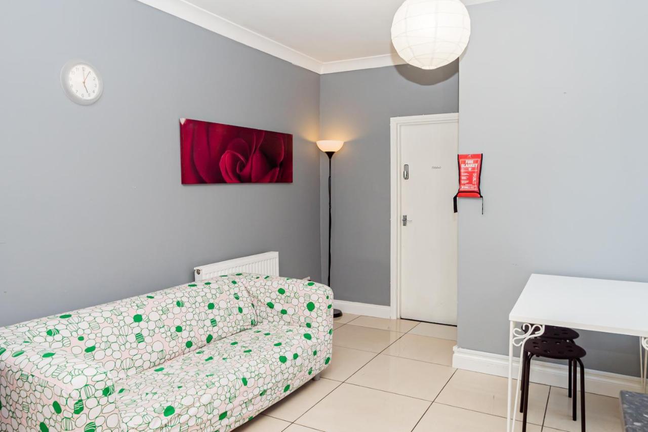 Shirley House 1, Guest House, Self Catering, Self Check In With Smart Locks, Use Of Fully Equipped Kitchen, Walking Distance To Southampton Central, Excellent Transport Links, Ideal For Longer Stays エクステリア 写真