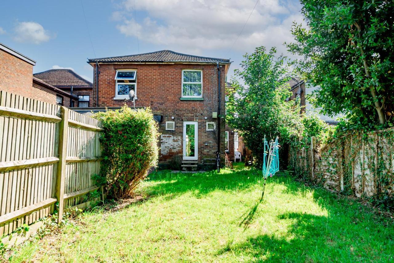 Shirley House 1, Guest House, Self Catering, Self Check In With Smart Locks, Use Of Fully Equipped Kitchen, Walking Distance To Southampton Central, Excellent Transport Links, Ideal For Longer Stays エクステリア 写真