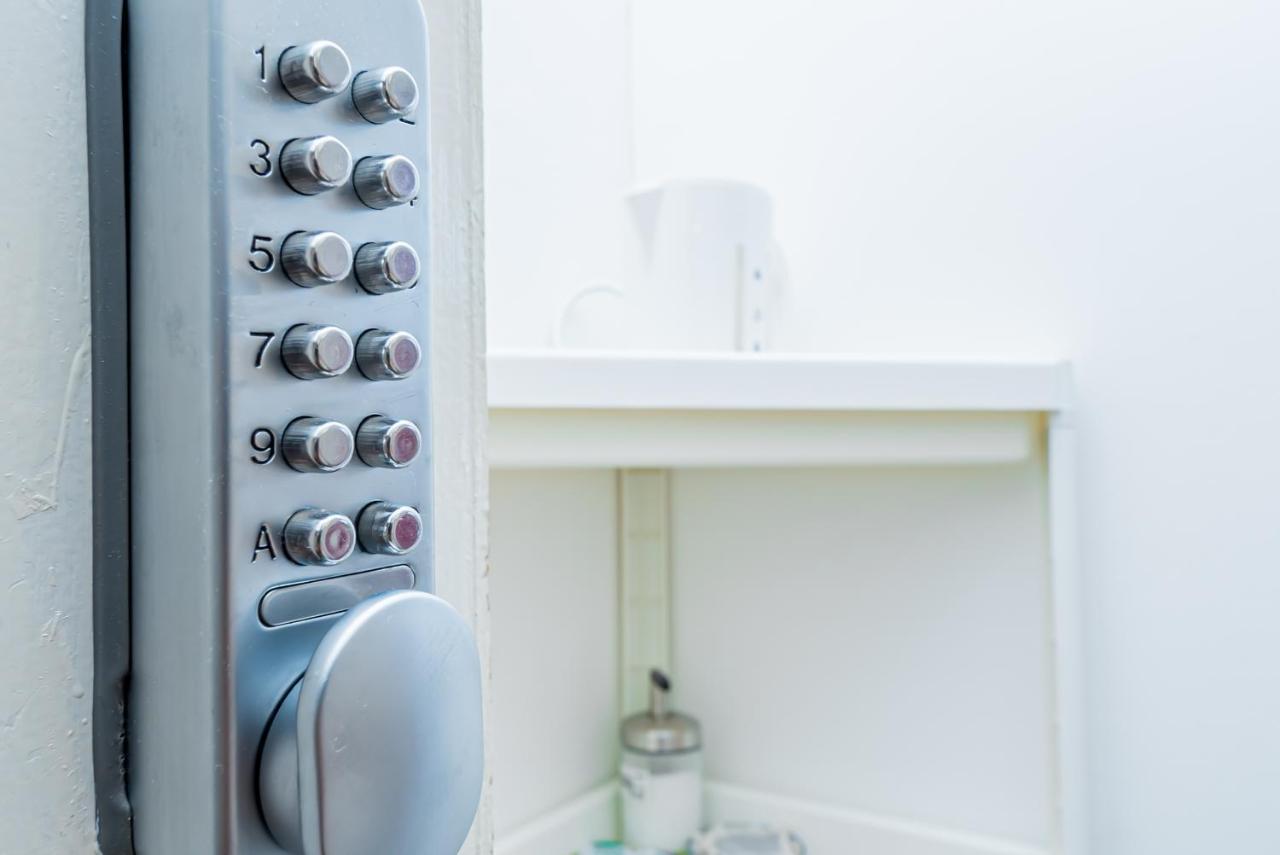 Shirley House 1, Guest House, Self Catering, Self Check In With Smart Locks, Use Of Fully Equipped Kitchen, Walking Distance To Southampton Central, Excellent Transport Links, Ideal For Longer Stays エクステリア 写真