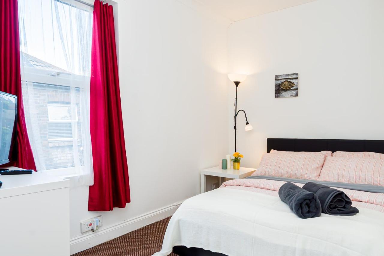 Shirley House 1, Guest House, Self Catering, Self Check In With Smart Locks, Use Of Fully Equipped Kitchen, Walking Distance To Southampton Central, Excellent Transport Links, Ideal For Longer Stays エクステリア 写真