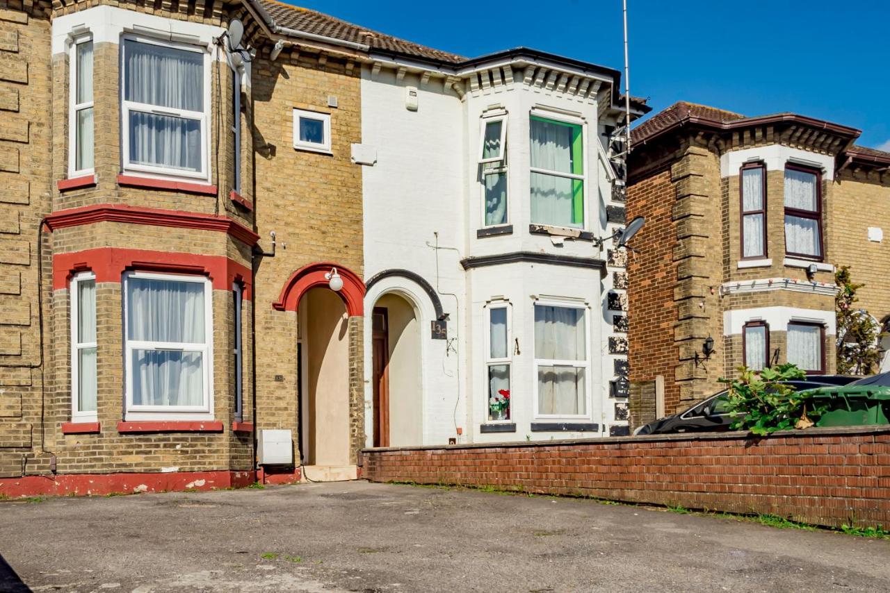 Shirley House 1, Guest House, Self Catering, Self Check In With Smart Locks, Use Of Fully Equipped Kitchen, Walking Distance To Southampton Central, Excellent Transport Links, Ideal For Longer Stays エクステリア 写真