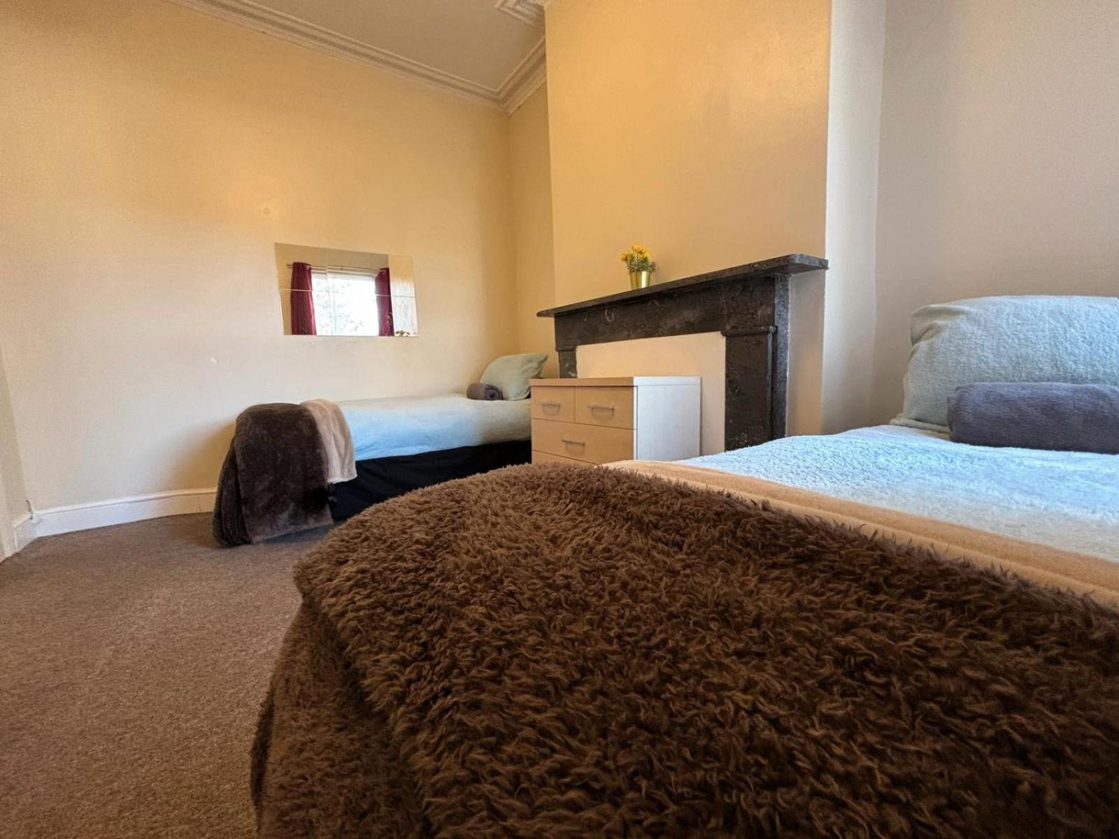 Shirley House 1, Guest House, Self Catering, Self Check In With Smart Locks, Use Of Fully Equipped Kitchen, Walking Distance To Southampton Central, Excellent Transport Links, Ideal For Longer Stays エクステリア 写真