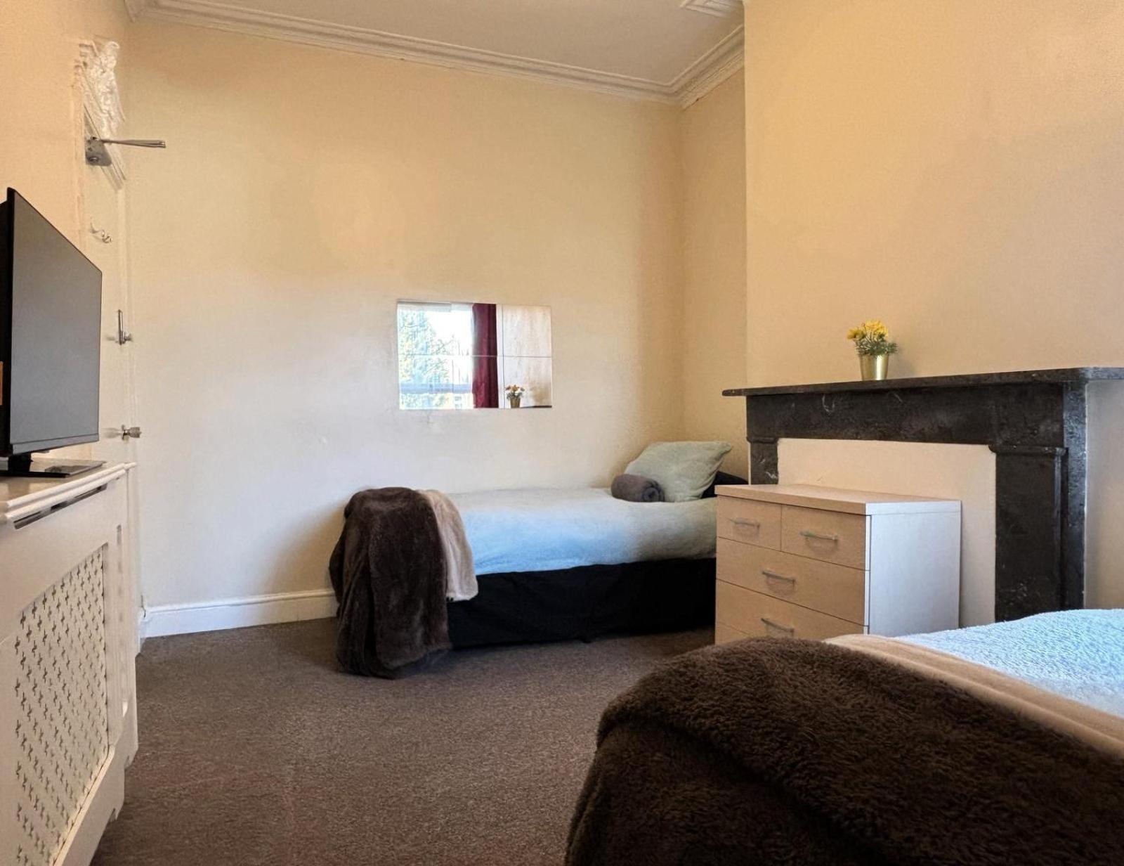 Shirley House 1, Guest House, Self Catering, Self Check In With Smart Locks, Use Of Fully Equipped Kitchen, Walking Distance To Southampton Central, Excellent Transport Links, Ideal For Longer Stays エクステリア 写真